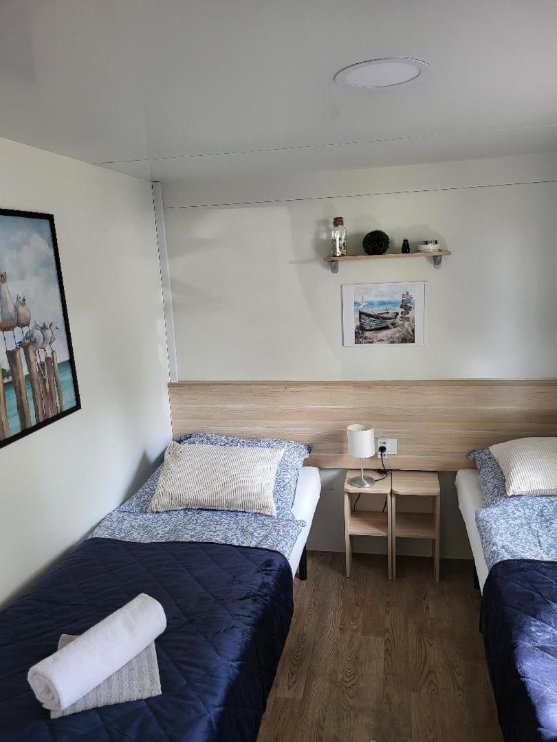 Mobilheim Andrea Wunderschoene Ferienwohnung Direkt Am Meer Jezera Exteriör bild