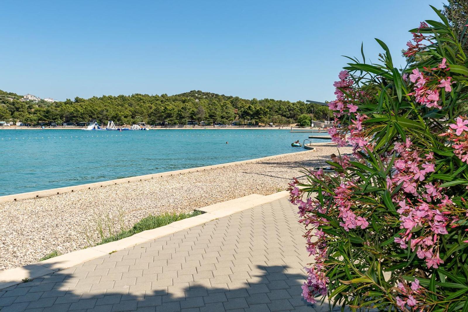 Mobilheim Andrea Wunderschoene Ferienwohnung Direkt Am Meer Jezera Exteriör bild